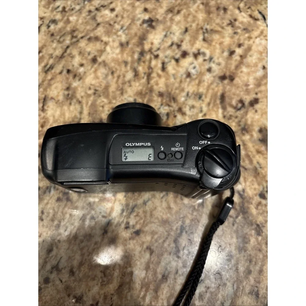 Olympus Infinity Accura Zoom 80‎ DLX Quartz Date Point & Shoot Film Camera